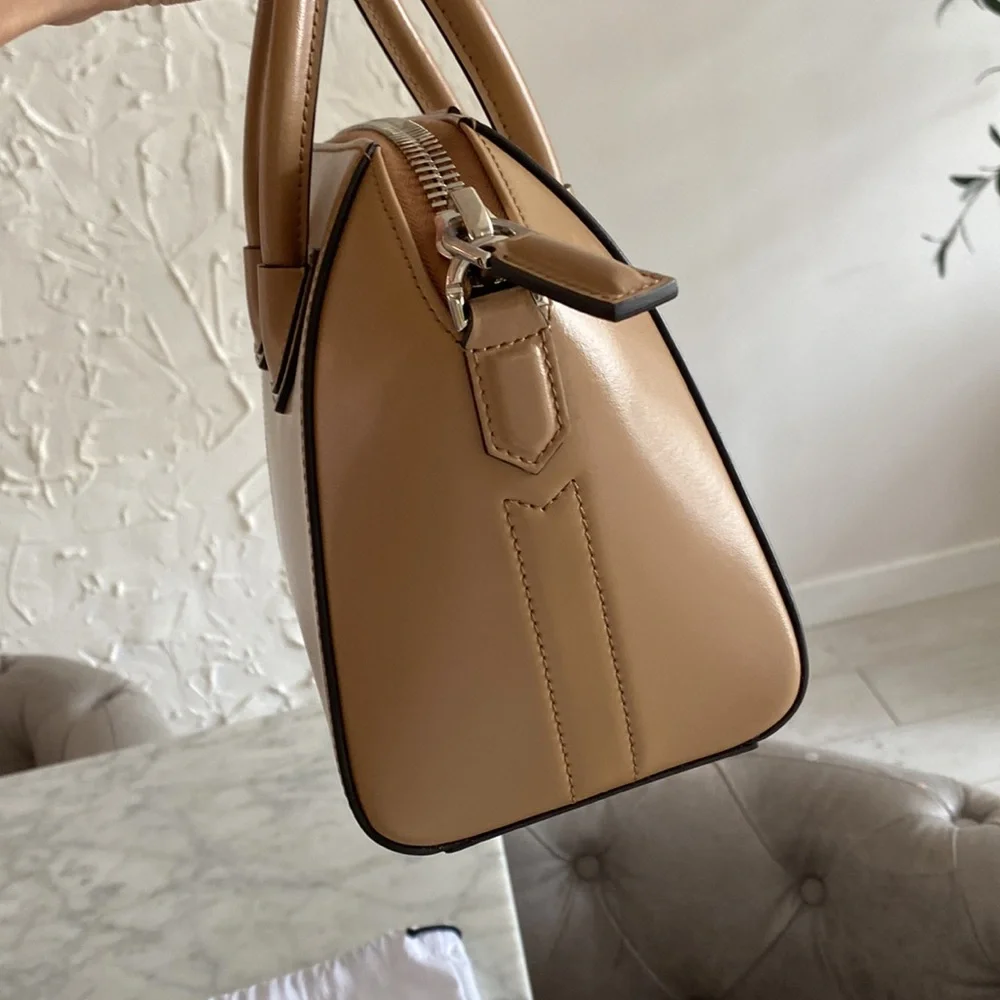 Mini Givenchy Antigona - Picture 8 of 17